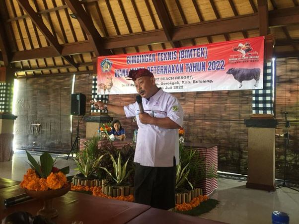 The Faculty of Veterinary Medicine, Udayana University and the Department of Agriculture and Food Security Bali Province provide technical guidance on Livestock Management in order to increase the population and production of Bali cattle.